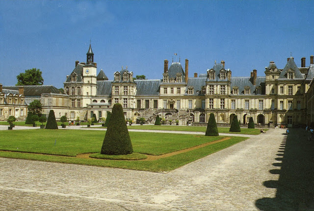 HOSTEL in Fontainebleau