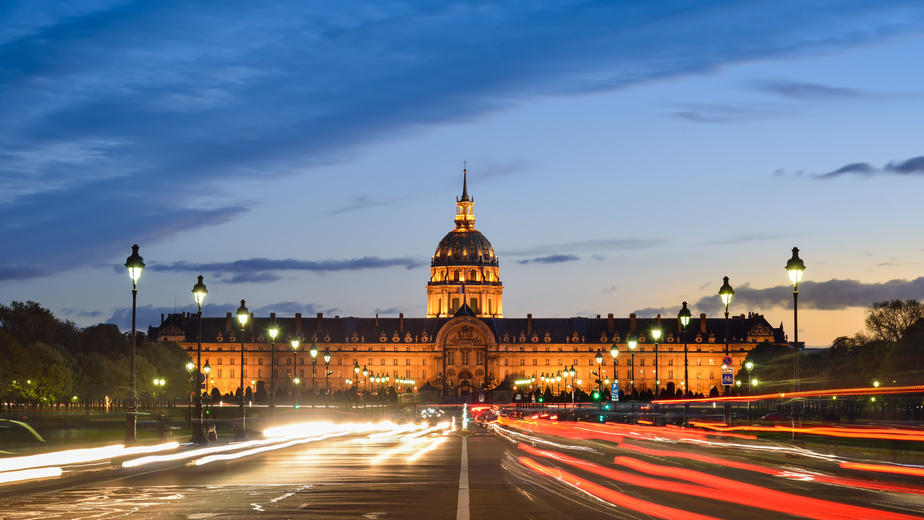 les-invalides-PARIS-hebergement-auberge-de-jeunesse-BVJ-PARIS-HOSTEL